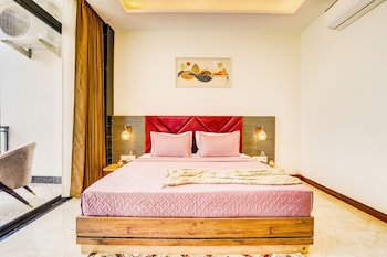 alaya stays serene woods hotel near mall road