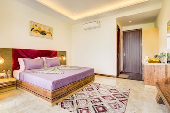 alaya stays serene woods hotel near mall road