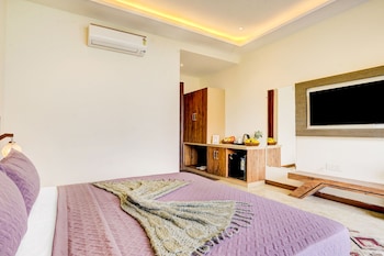 alaya stays serene woods hotel near mall road