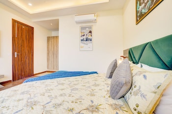 alaya stays serene woods hotel near mall road