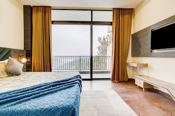 alaya stays serene woods hotel near mall road