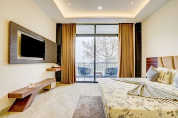 alaya stays serene woods hotel near mall road