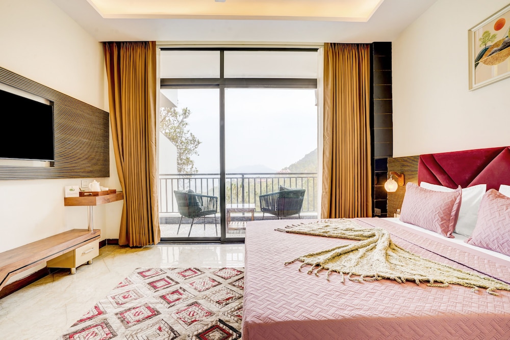 alaya stays serene woods hotel near mall road