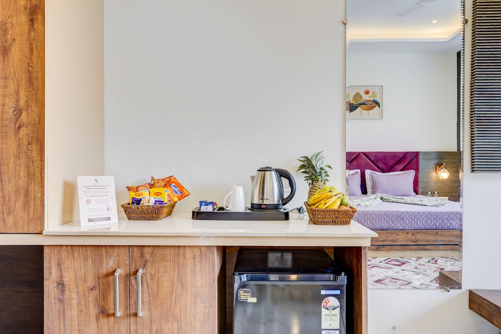 alaya stays serene woods hotel near mall road