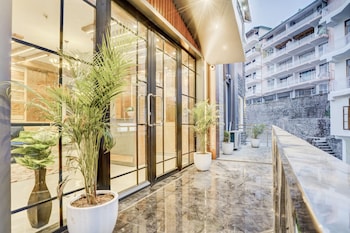 alaya stays serene woods hotel near mall road