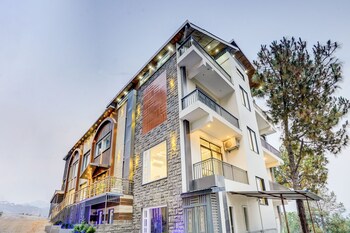 alaya stays serene woods hotel near mall road