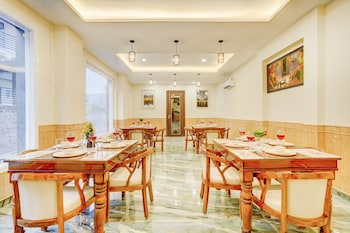 alaya stays serene woods hotel near mall road