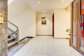 alaya stays serene woods hotel near mall road