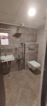 five stones by earth hotel ekkatuthangal guindy