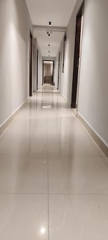 five stones by earth hotel ekkatuthangal guindy