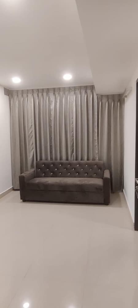 five stones by earth hotel ekkatuthangal guindy