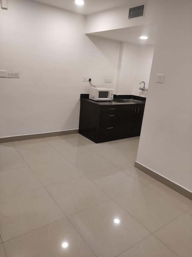 five stones by earth hotel ekkatuthangal guindy