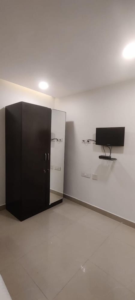 five stones by earth hotel ekkatuthangal guindy