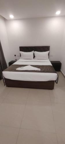 five stones by earth hotel ekkatuthangal guindy
