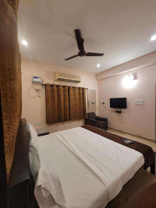 five stones vadapalani