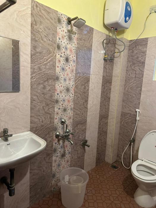 five stones vadapalani