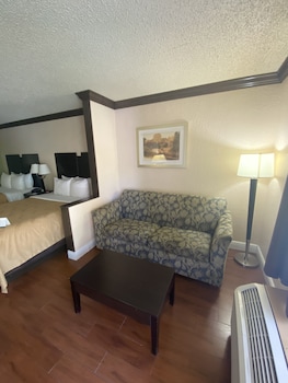 quality inn and suites orlando airport