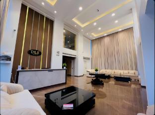 claret inn by lawrence hotels