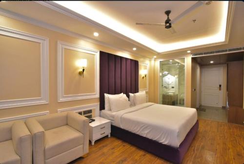 claret inn by lawrence hotels