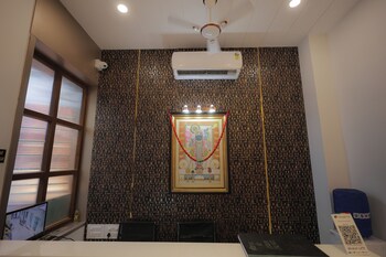 Hotel Shree Leela Palace,,3 star