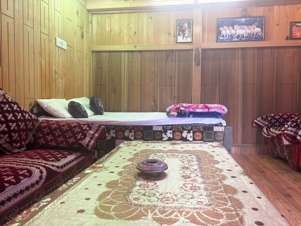 viraaj homestay