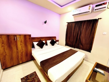 hotel blueee sagar near golden sea beach