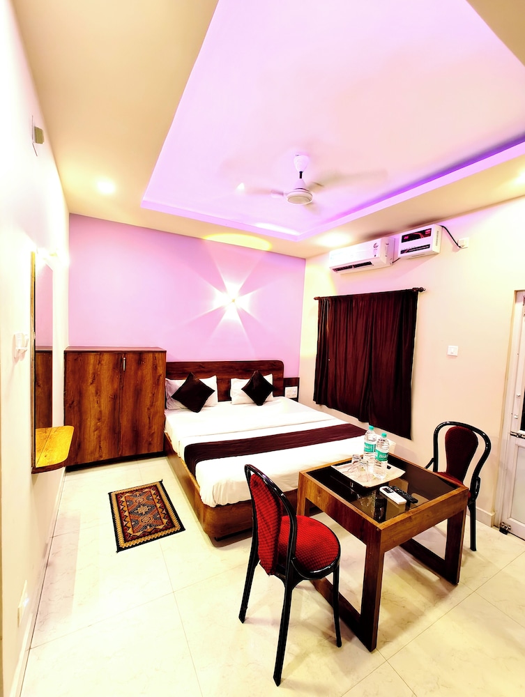 hotel blueee sagar near golden sea beach