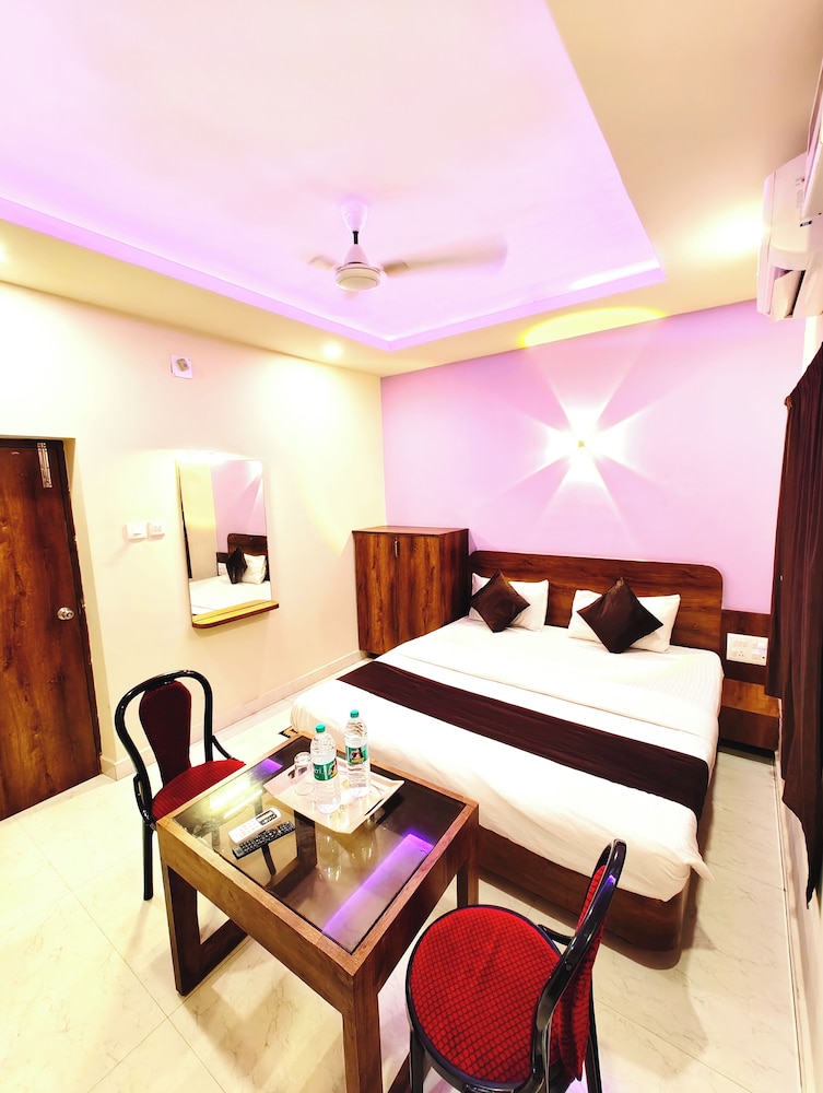 hotel blueee sagar near golden sea beach
