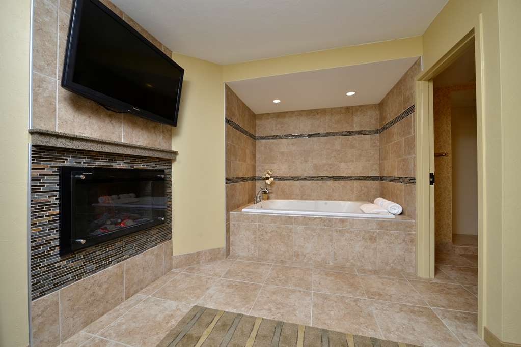 oshkosh waterfront hotel