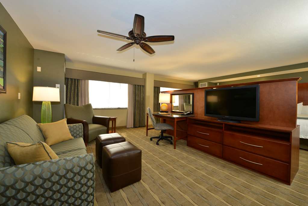 oshkosh waterfront hotel