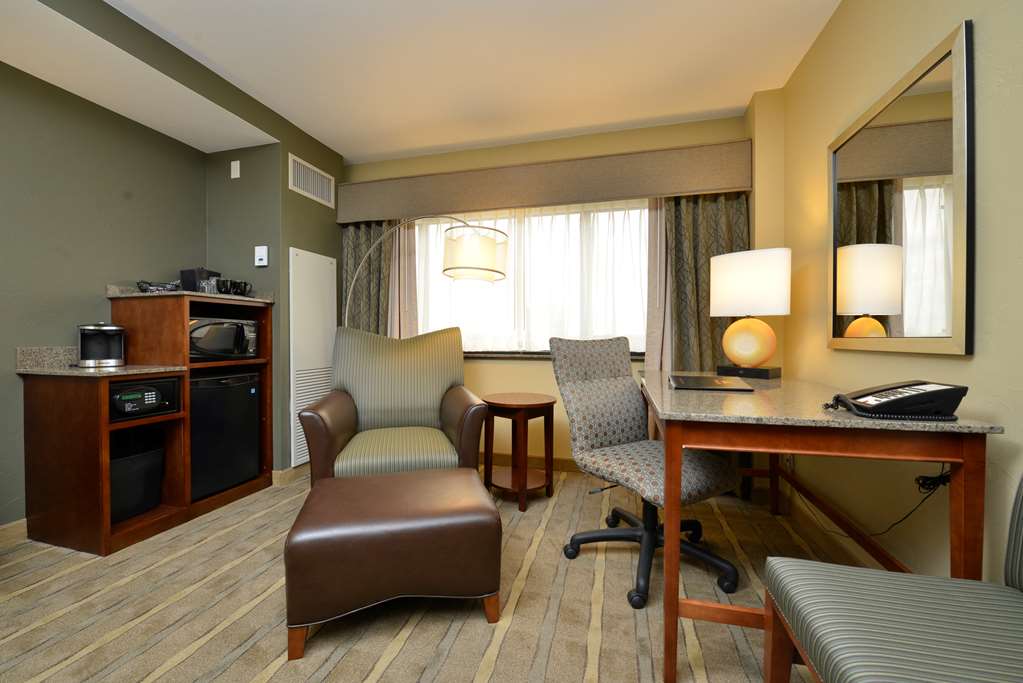 oshkosh waterfront hotel