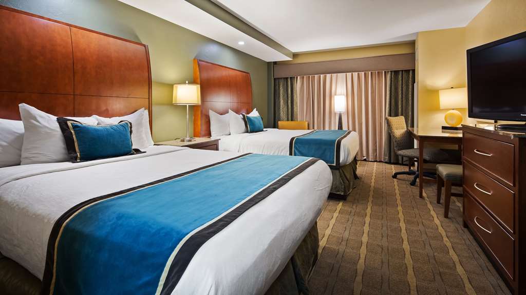 oshkosh waterfront hotel