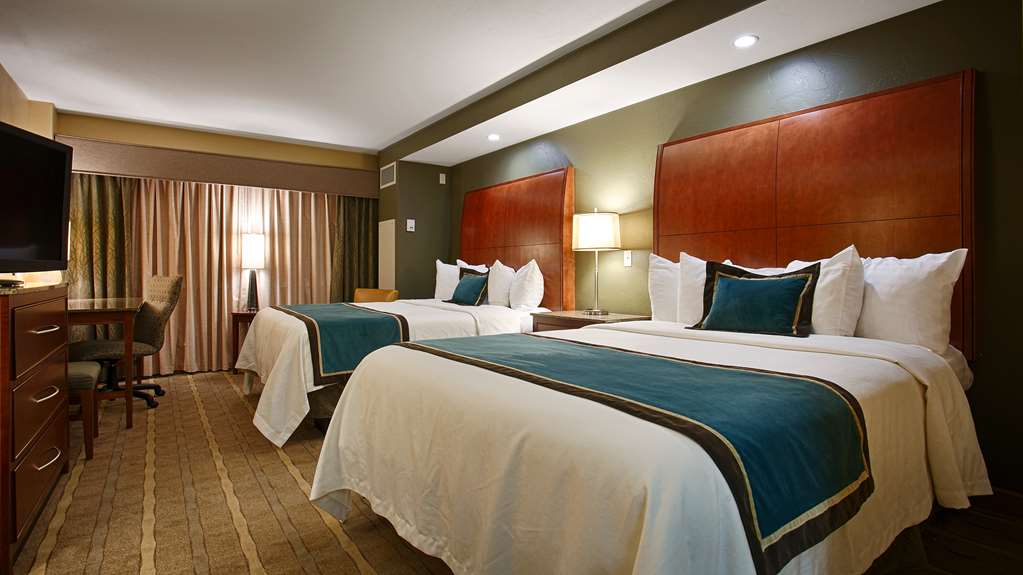 oshkosh waterfront hotel