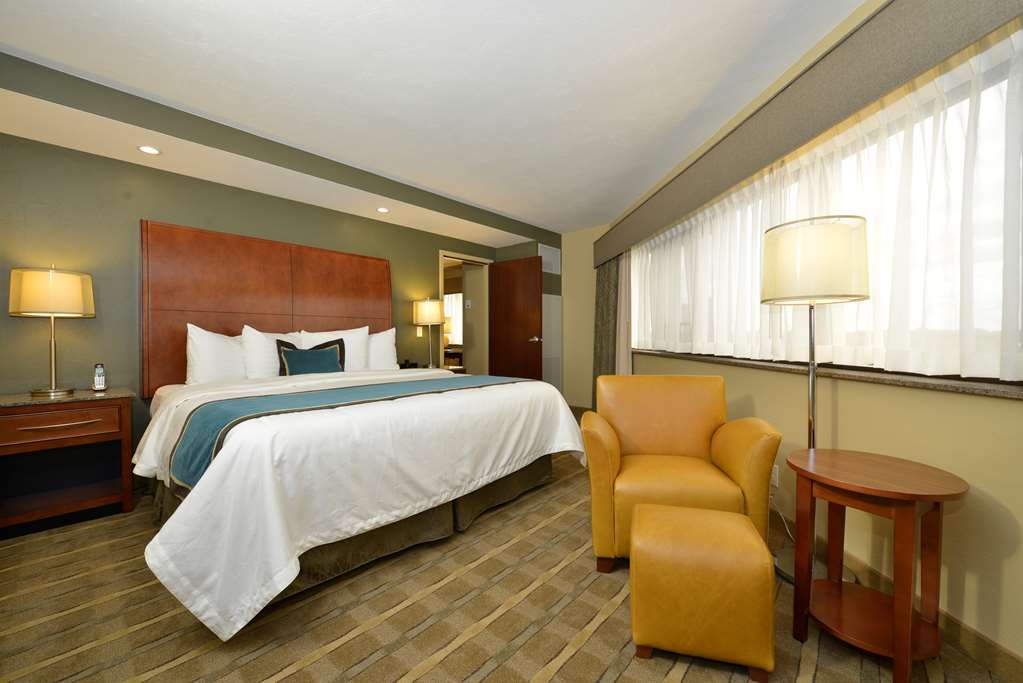 oshkosh waterfront hotel