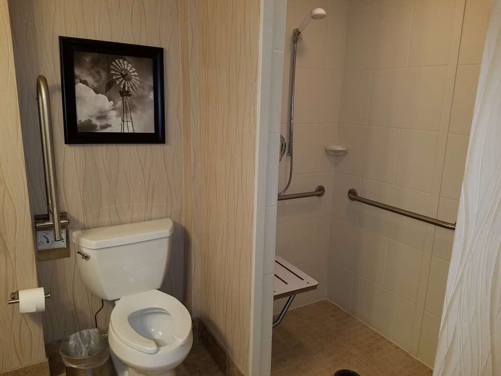 oshkosh waterfront hotel