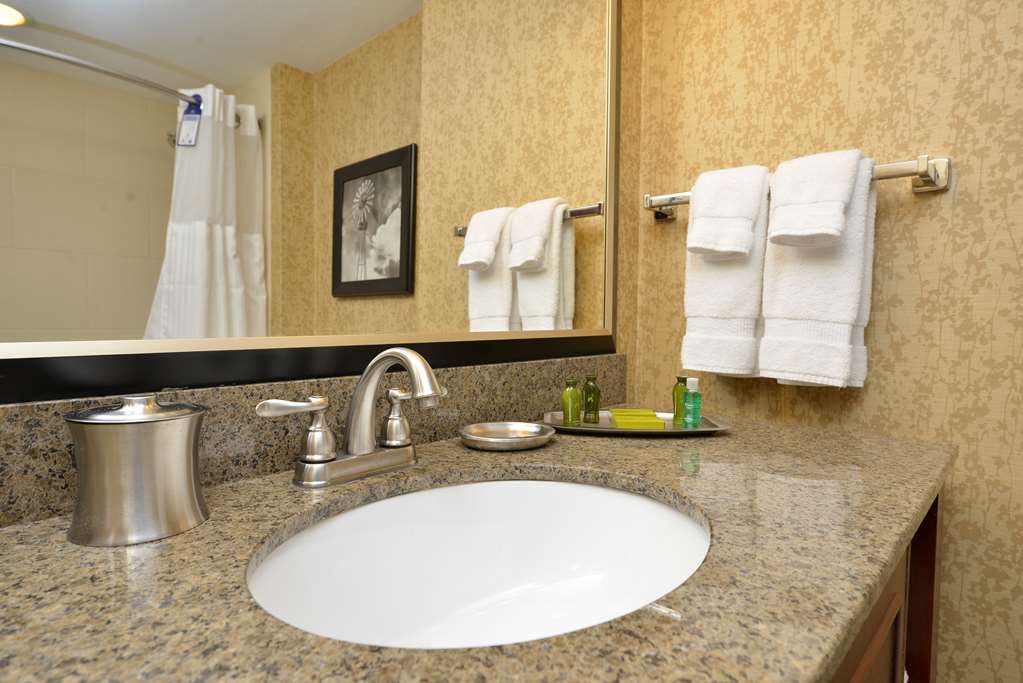 oshkosh waterfront hotel