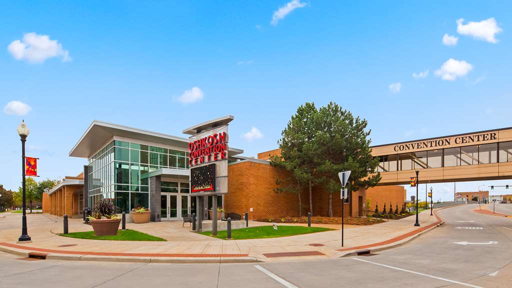 oshkosh waterfront hotel