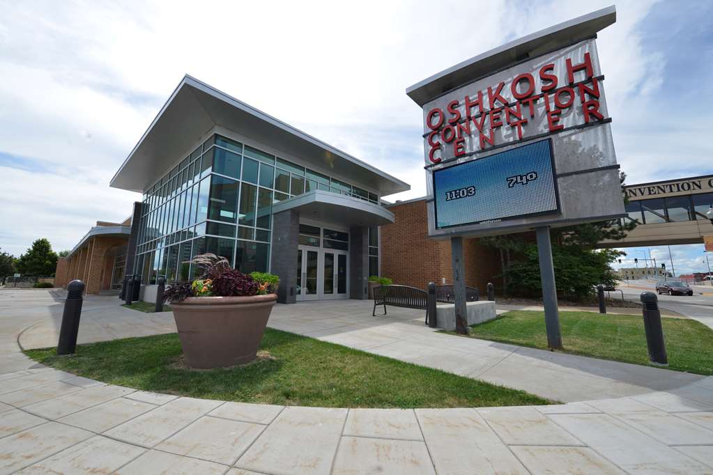 oshkosh waterfront hotel