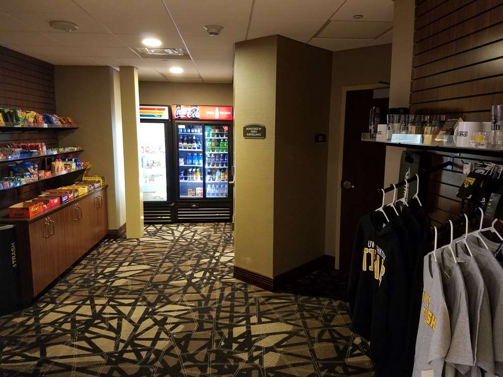 oshkosh waterfront hotel