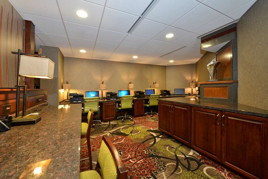 oshkosh waterfront hotel