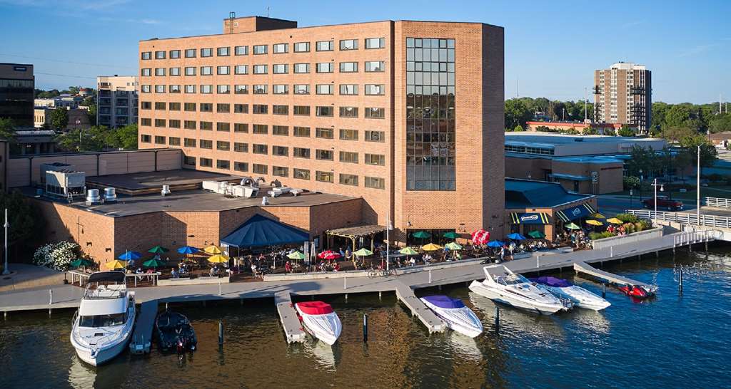 oshkosh waterfront hotel