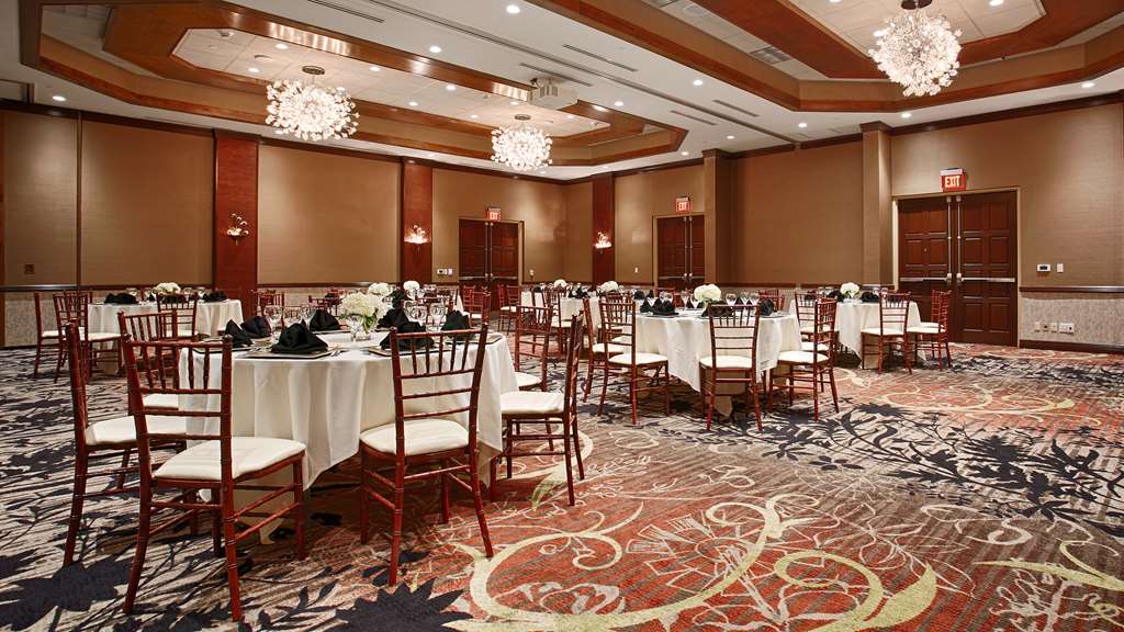 oshkosh waterfront hotel