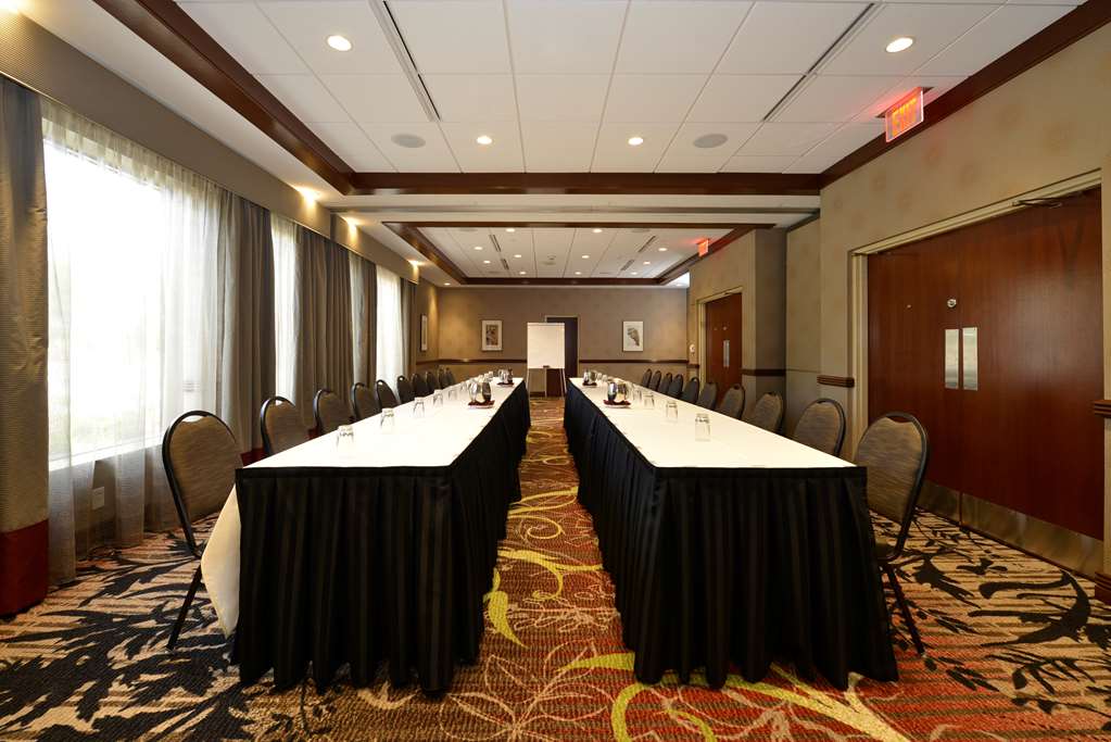 oshkosh waterfront hotel