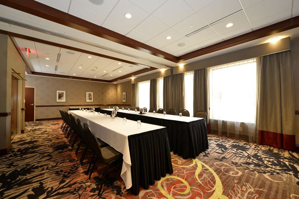 oshkosh waterfront hotel