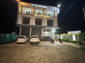 paramhans hotel