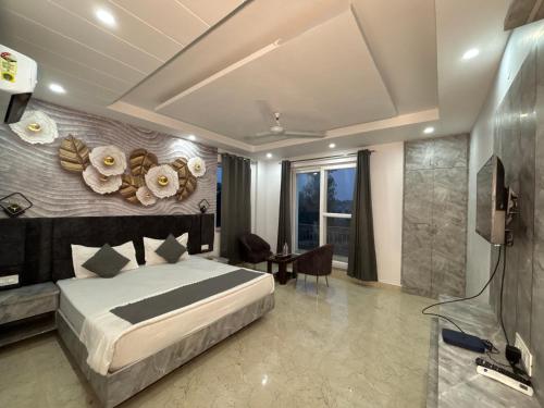 Paramhans Hotel,,2 star