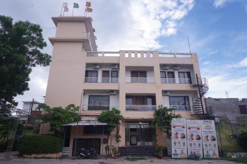 hotel raj kamal and garden