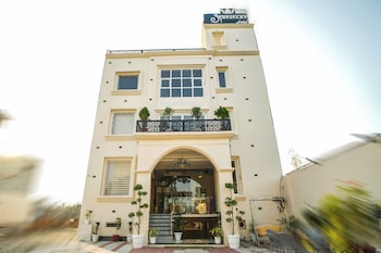 aryavarta hotel