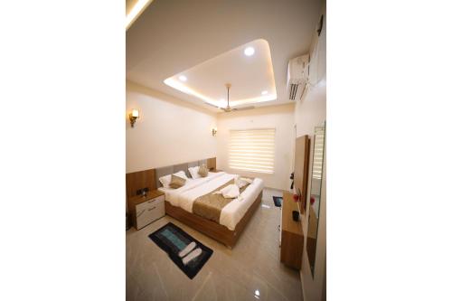 aryavarta hotel