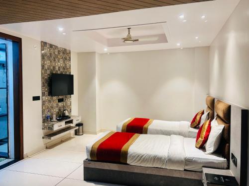 Hotel Kamakhya Inn,,2 star